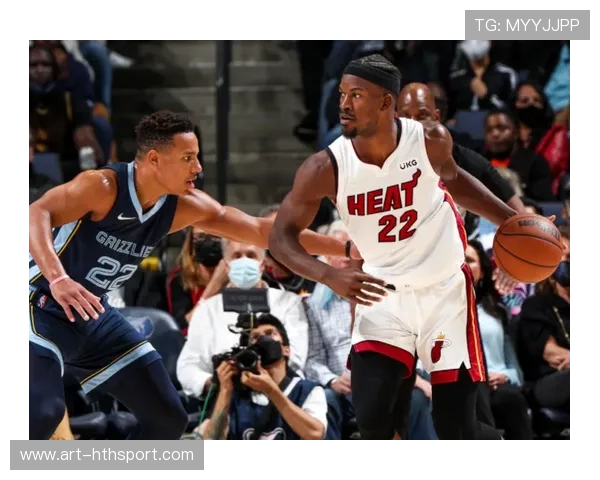 巴特勒罚球稳稳命中，热火在末节顶住压力