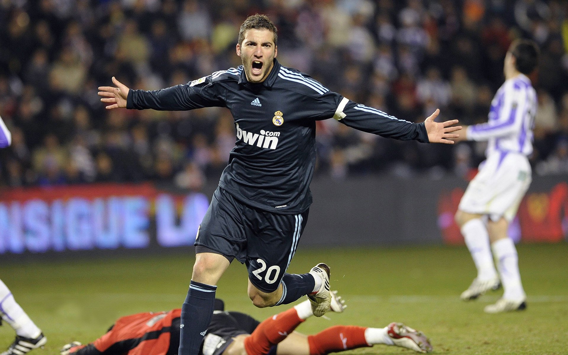 “滚球竞技：成都三叉湖赛场成为新兴运动的热土”